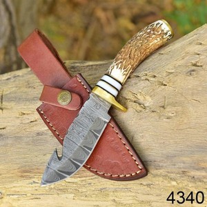 Cuchillo de caza hecho a mano de acero de Damasco con mango de cuerno de ciervo natural |   Cuchillo de hoja fija Full Tang con funda de cuero - Product Image 1