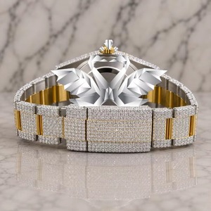 Reloj Analógico de Lujo para Hombre con Diamantes Moissanite y Correa de Goma, Joyería de Moda a Precio Razonable - Product Image 1
