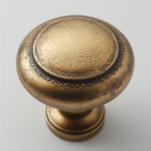 Poignée de porte en métal de conception européenne haut de gamme pour villas et hôtels, offrant une prise en main confortable et un attrait visuel - Product Image 3