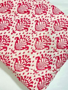 Tissu en coton imprimé numérique de qualité supérieure pour vêtements, disponible au prix de gros auprès d'un fabricant indien - Product Image 2