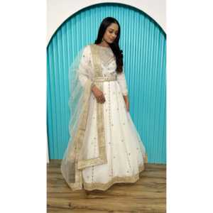 Belle robe Anarkali avec Dupatta pour un look de fête de mariage modeste - Product Image 6