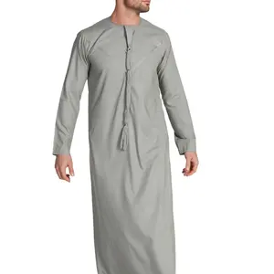 2023 Hot selling Oman Thobe casual wear o neck premium Men Long Sleeve Robes Daffah Muslim Clothing grey dyed custom closure