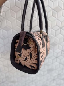 Bolso de cuero hecho a mano con diseño gypsy boho, estilo western, elegante, para mujer. - Product Image 4
