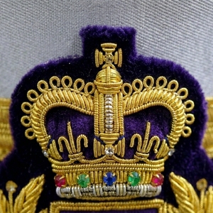 Chapeau de cérémonie blanc à couronne, brodé à la main, réglable, pour adultes, idéal pour les événements de loge maçonnique - Product Image 3