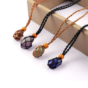 Collier en macramé réglable avec perles en bois, support de cristal, pochette en filet, pendentif bohème, bijoux faits à la main pour femmes et hommes - Product Image 4