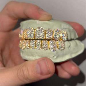 Grillz dentaire plaqué or avec micro-incrustation de strass en cristal de laboratoire taille brillant, style hip-hop, unisexe, pour mariage et usage quotidien, motif couronne - Product Image 3