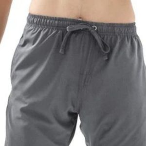 Shorts de marathon gris pour hommes, légers, pour la course à pied, l'entraînement athlétique, les exercices sportifs, avec cordon de serrage à la taille, vêtements de sport décontractés - Product Image 2