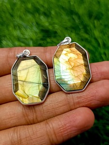 Pendentif en labradorite naturelle facetée, argent sterling 925, collier en pierres précieuses, bijoux faits à la main, vente en gros, cadeau pour elle - Product Image 2