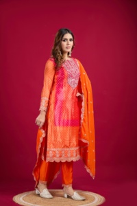 Traje Salwar Kameez de Diseñador para Mujer, Bordado con Lentejuelas, Estilo Indio Pakistaní, Vestido de Fiesta de Boda, Chinnon Puro - Product Image 6