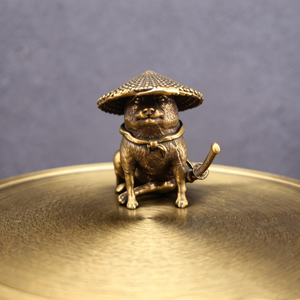 Figurine de chien samouraï en laiton artisanal, sculpture de chien guerrier, statue canine détaillée, inspirée du Japon, décoration de table pour la maison - Product Image 2