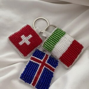Llavero con Cuentas de Estilo Vintage | Abalorio Retro para Bolso con Cuentas de Vidrio Multicolor, Accesorio Colorido Inspirado en los 90 - Product Image 5