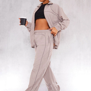 Survêtement coupe-vent 2 pièces pour femme 100 % nylon imperméable, style streetwear, haute qualité, coupe oversize, prix de gros - Product Image 4