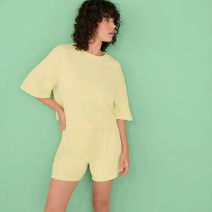 Conjunto de camiseta y pantalones cortos de algodón para mujer, servicio OEM, ropa de verano, conjunto de camiseta y pantalones cortos para mujer. - Product Image 1