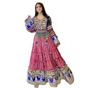 Conjunto de 3 Piezas: Vestido Kuchi de Manga Larga y Corto, Pantalones y Dupatta, con Apliques de Encaje Modernos, Hecho a Mano, Vestido de Novia Afgano - Product Image 1