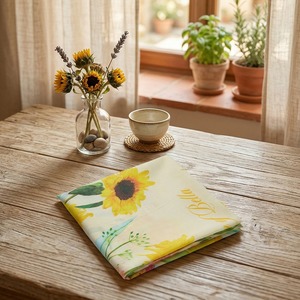 [K-ESSENTIALS] Pochette de costume en coton des années 60 à motif floral jaune, 50x50cm, douce et réutilisable - Product Image 4