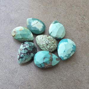 Turquesa Tibetana Natural en Forma de Lágrima, Corte Briolette, Gema Calibrada y Facetada para Joyería - Product Image 1