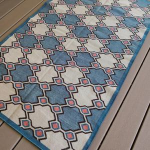 Tapis en laine fait main avec motif abstrait |   Tapis moderne écologique tissé à la main en tissage plat pour salon et chambre à coucher - Product Image 2