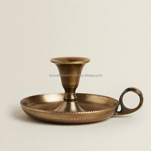 Vente en gros de porte-bougie et lanterne à bougie de Noël en laiton doré de luxe, faits à la main, pour la décoration de la maison - Product Image 4