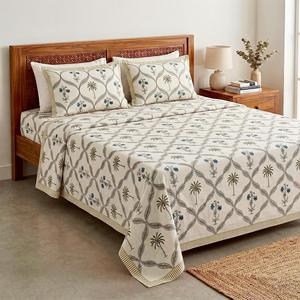 Parure de lit King Size au design unique, aspect tissu, avec 2 taies d'oreiller réversibles, imprimé réversible, tissu doux, disponible à la vente - Product Image 6