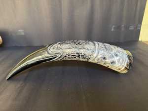 Cuerno para Beber Hecho a Mano de Alta Calidad, Pulido y Duradero, con Soporte, 100% Cuerno Natural, Cuerno Vikingo Medieval de Vaca de la India - Product Image 1
