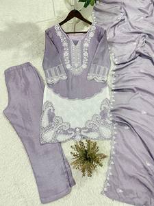 Ensemble de costume Designer Air Tex Chinon avec broderie de sequins sur le devant et les manches, pantalon palazzo et dupatta – Tenue élégante pour les soirées - Product Image 3