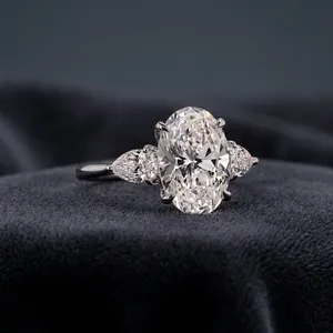 Bague de fiançailles en or 18 carats avec trois diamants ovales de 3 carats certifiés IGI, cultivés en laboratoire, pour femmes - Product Image 3