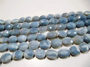 Perles de pierres précieuses d'opale bleue naturelle de qualité supérieure, en forme de briolette, ovales à facettes, 10x12mm, 12x15mm, fils de 8 pouces de long, vente en gros, très demandées - Product Image 2