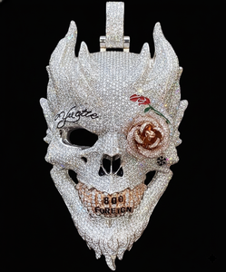 Colgante de Joyería Premium de Plata 925 con Incrustaciones de Diamantes, Diseño de Calavera Demoníaca Night King Ice Walker, Estilo Hip Hop, Bicolor, con Dientes Grabados Personalizados - Product Image 1