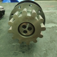 Réducteur de vitesse planétaire PEKA Bonfiglioli série 305 avec moteur hydraulique pour pompe à béton épaississeur