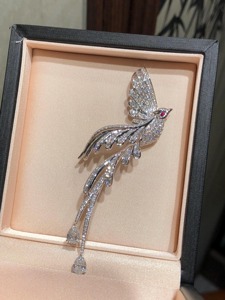 Broche unique en or massif 14 carats avec diamant de laboratoire taille ronde, motif animal, 3,10 carats, pour femme, mariage, minimaliste, certifiée IGI/GRA - Product Image 3