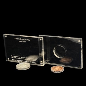 เกียรติความสำเร็จของคุณทำมืออะคริลิคและเหรียญไม้ยืนที่โดดเด่นแสดงสำหรับความสำเร็จวัสดุพลาสติกที่ทนทาน - Product Image 3