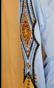 เสื้อเชิ้ตขี่ม้าสีฟ้าอ่อน Misha International ประดับคริสตัลปักลายสวยงาม ผลิตจากโพลีเอสเตอร์สวมใส่สบาย - Product Image 3