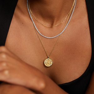 Collar con Colgante de Diamante y Medallón de Moneda Estrellada con el Número de Ángel 1111 - Product Image 5