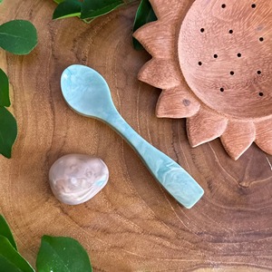 Cuchara de servir de resina elegante y con estilo, diseño elegante, ecológica, duradera y con un toque de lujo, para servir ensaladas y alimentos. - Product Image 4