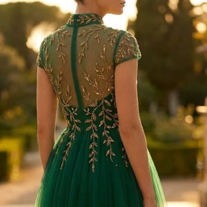 Vestido de Cóctel Verde Esmeralda al por Mayor, Vestido de Noche Corto con Bordado Dorado para Boutique, OEM, Personalizado, para Damas, Fiesta, Graduación - Product Image 2