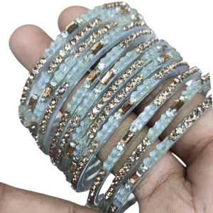 Bracelets élégants pour femmes, bracelets en verre colorés en forme de goutte de pluie, bijoux ethniques indiens pour mariage, collection en gros en ligne - Product Image 2