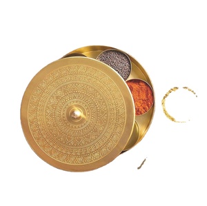 Boîte de rangement d'épices en laiton peint à la main boîte faite à la main dessus de table de cuisine pur avec gravure conception masala boîte en laiton - Product Image 1