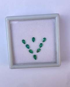 พลอยมรกตสีเขียวธรรมชาติคุณภาพสูง น้ำหนัก 1.25 กะรัต จำหน่ายส่งสำหรับทำเครื่องประดับเพื่อการส่งออก - Product Image 3