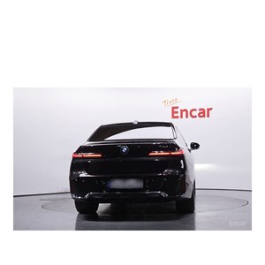BMW Série 7 740i SDrive M Sport Modèle 2023 avec 27 675 km Volant à Gauche Boîte de Vitesses Automatique Emission Euro V Moteur 3.0L - Product Image 4