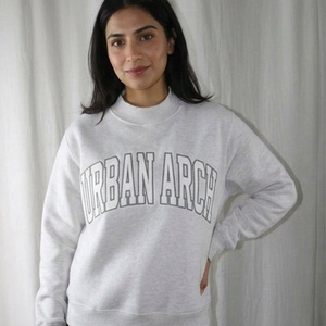 Sudadera Urbana de Cuello Redondo para Mujer, Corte Regular, 100% Algodón, Estilo Universitario, Ropa para la Universidad, el Campus o la Escuela - Product Image 1