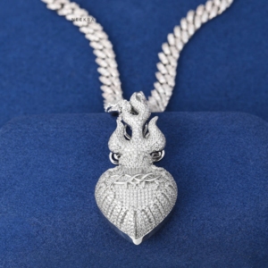 Colgante de Corazón con Espinas de Plata de Ley 925 y Moissanita - Colgante de Corazón de Moissanita Estilo Hip Hop, Colgante de Corazón para Uso Diario Estilo Drip - Product Image 1