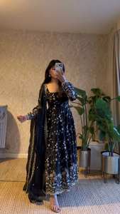 Compra al por mayor: Vestido Anarkali de seda Fandy de alta calidad con bordado de lentejuelas y hilo, Dupatta de 2.20 metros, Traje de ropa étnica completamente cosido, Tallas M L XL XXL - Product Image 2