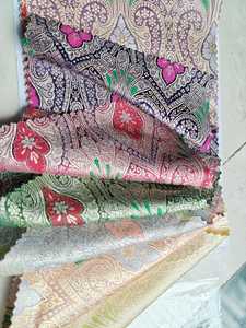 Tela brocada jacquard con estampado floral paisley - Product Image 3