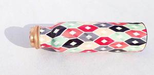 Ensemble de verres en métal cuivré Bouteille d'eau ayurvédique en bambou personnalisée avec paille écologique et couvercle jetable 900ml - Product Image 5