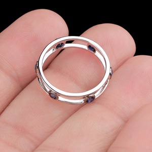 Bague double en argent sterling 925 massif avec saphir bleu naturel rond serti clos, bijoux fins Memoria Jewels, vente en gros - Product Image 6