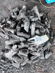 Carbón Vegetal Negro de Madera Dura OEM/KAW Bac Giang Moderno, 3-5% de Ceniza, Bajo Humo, Larga Duración, 7000-8000kcal/kg, Carbono Fijo, Comercial - Product Image 6