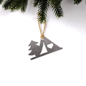 Ornement de Noël triangulaire en métal découpé au laser, motif cœur d'arbre, décoration rustique faite à la main, accents décoratifs pour les fêtes - Product Image 1