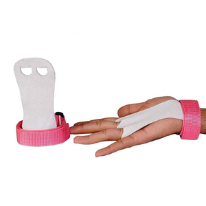 ขายส่งที่จับมือสำหรับยิมนาสติก 3 รู ป้องกันการลื่น ที่จับยกน้ำหนักหนัง ที่จับมือสำหรับออกกำลังกาย ราคาขายส่ง พร้อมโลโก้ตามสั่ง - Product Image 5