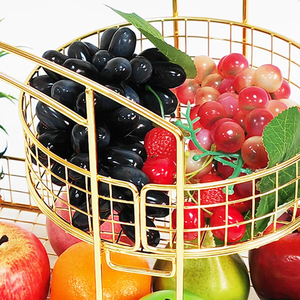 Superbe panier à fruits et à collations en fil métallique, qui garde vos produits visibles et accessibles, ajoutant une touche moderne et épurée à votre cuisine. - Product Image 5