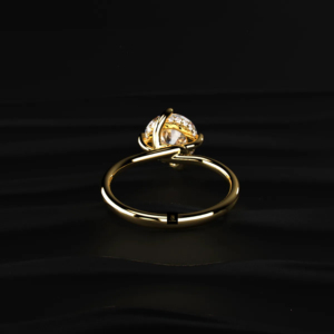 Elegante Anillo de Diamante Cultivado en Laboratorio con Corte Brillante Portugués de 2 Quilates, con Halo Oculto, Certificado IGI, Oro, Plata, Sostenible - Product Image 3